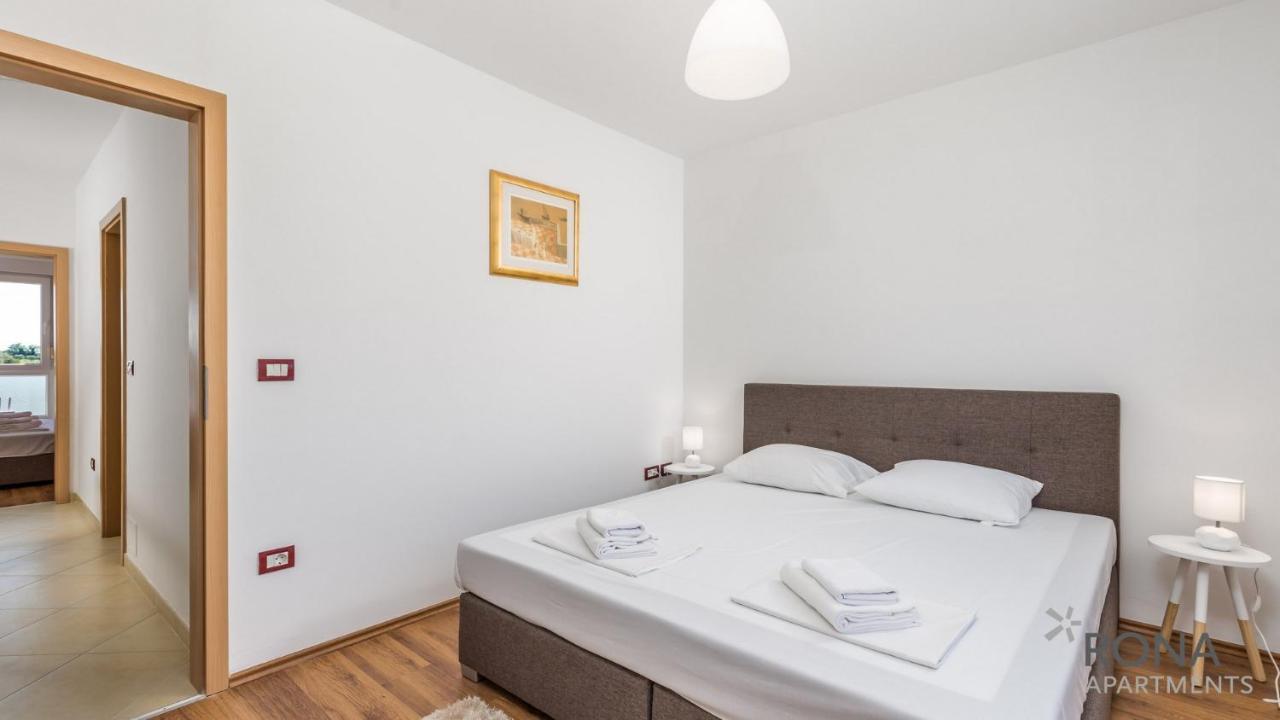 Rona Apartment Denis Умаг Екстер'єр фото