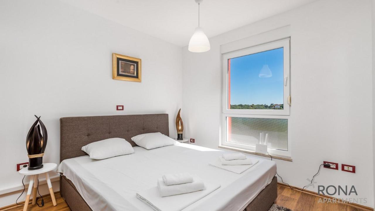 Rona Apartment Denis Умаг Екстер'єр фото