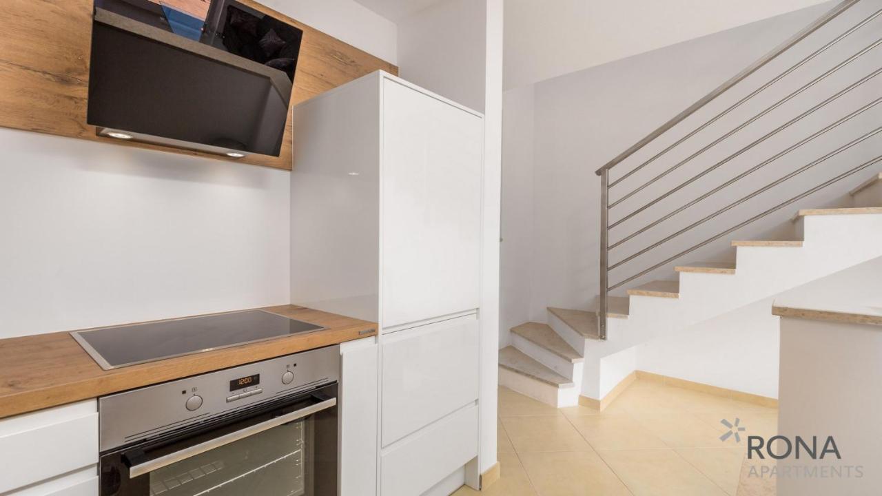 Rona Apartment Denis Умаг Екстер'єр фото
