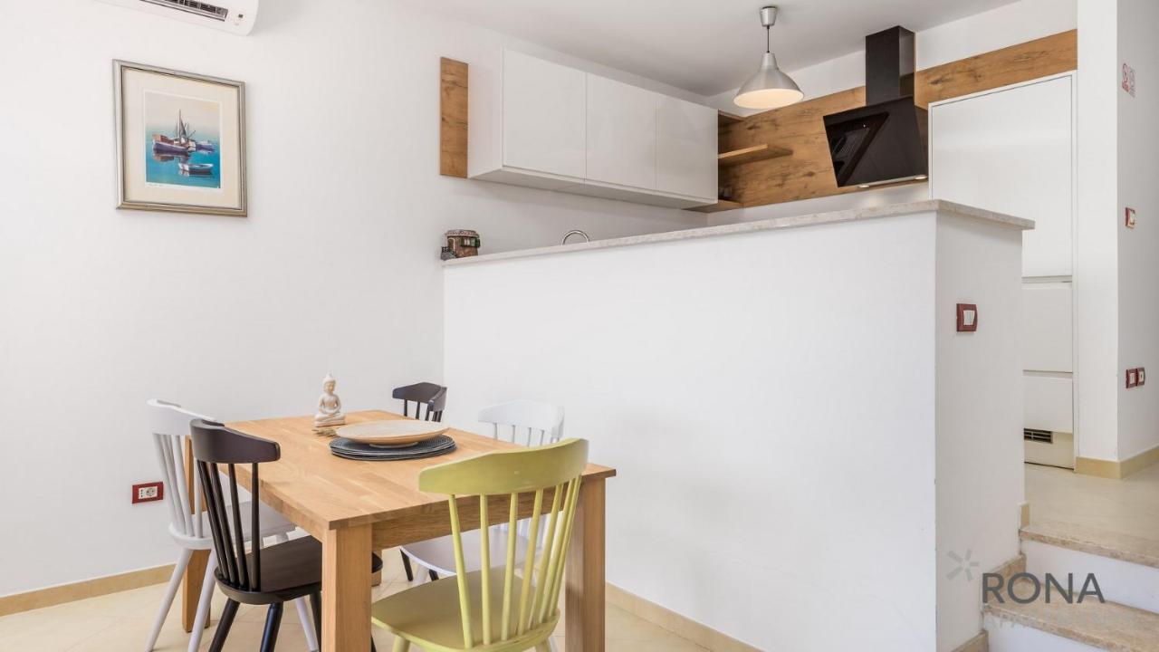 Rona Apartment Denis Умаг Екстер'єр фото